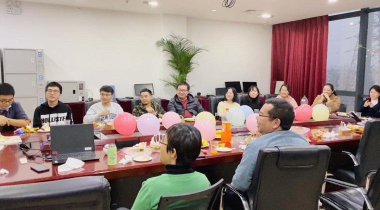 生日会活动照片2 - 副本.jpg 生日会活动照片2 - 副本.jpg