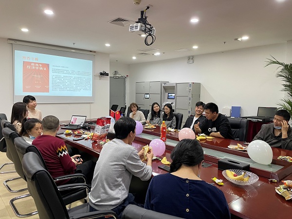 生日读书会2.jpg 生日读书会2.jpg